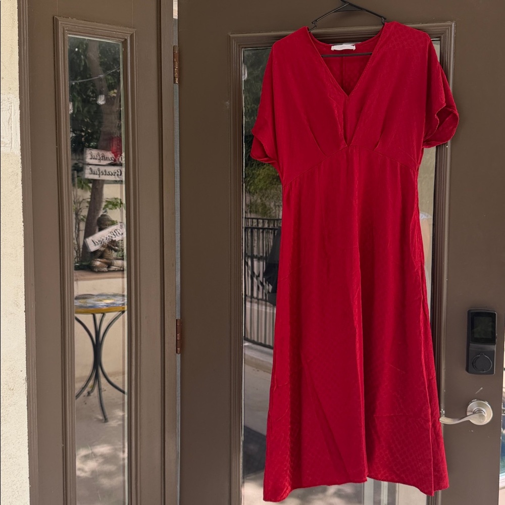 Elegant Red V-Neck Midi Dress